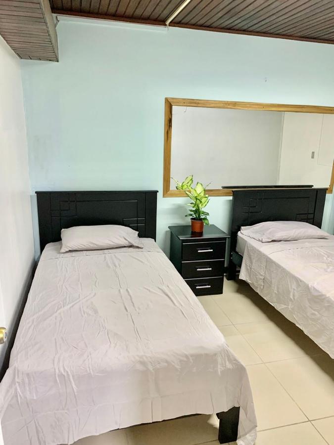 Global House Cr Hostel Backpackers Alajuela Habitacion Compartida 2 Camas Por Habitacion Экстерьер фото