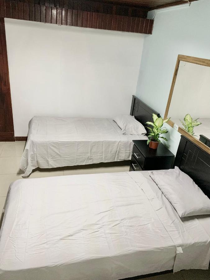 Global House Cr Hostel Backpackers Alajuela Habitacion Compartida 2 Camas Por Habitacion Экстерьер фото